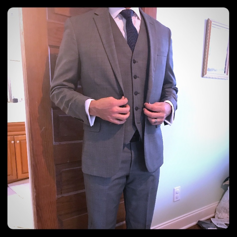 Jos A Bank Traveler Collection Slim Fit Suit